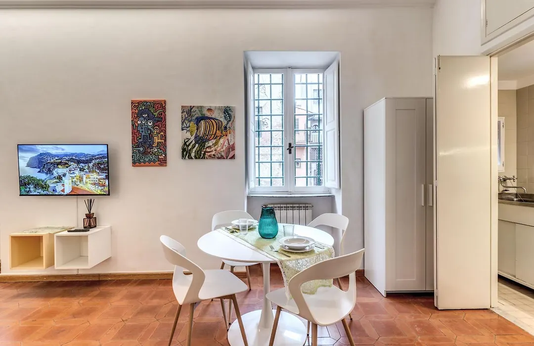 Elegant Apartment Behind The Colosseum-1