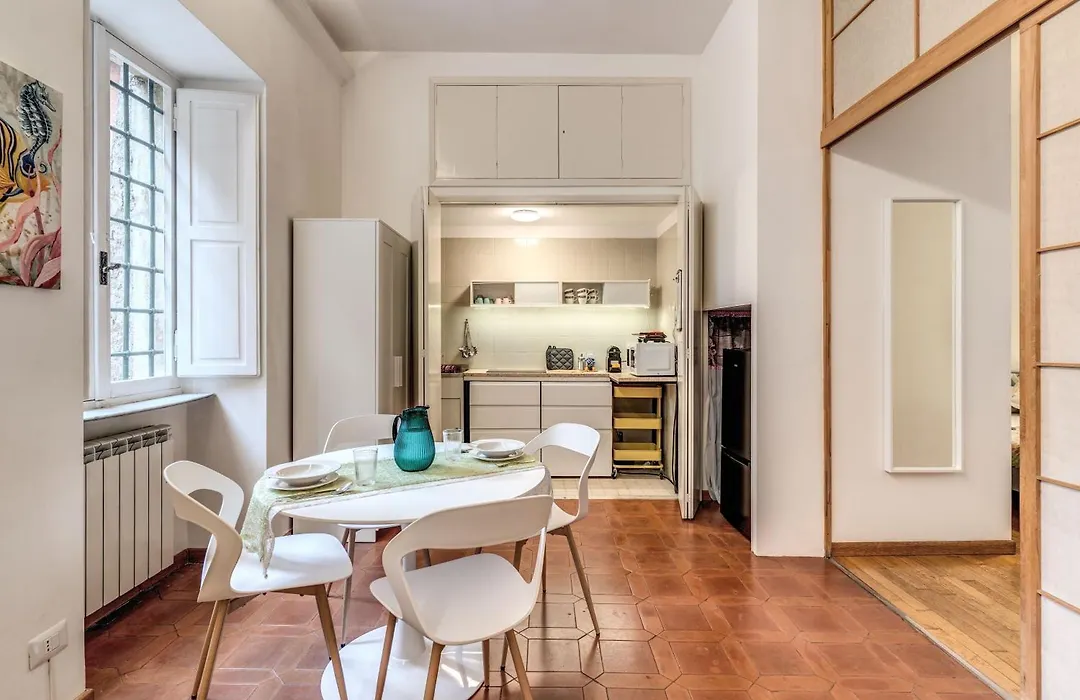Elegant Apartment Behind The Colosseum-1