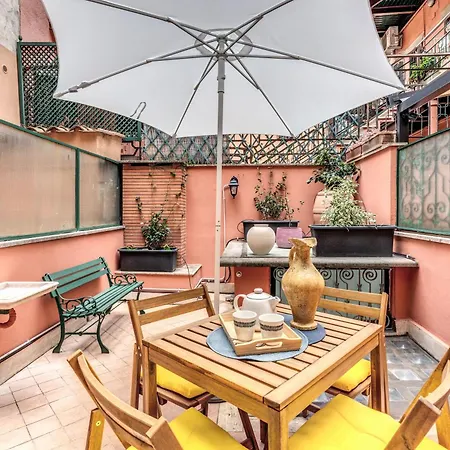 Elegant Apartment Behind The Colosseum-2