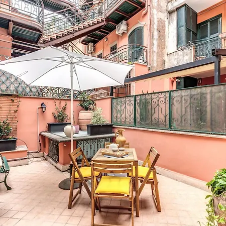 Elegant Apartment Behind The Colosseum-3